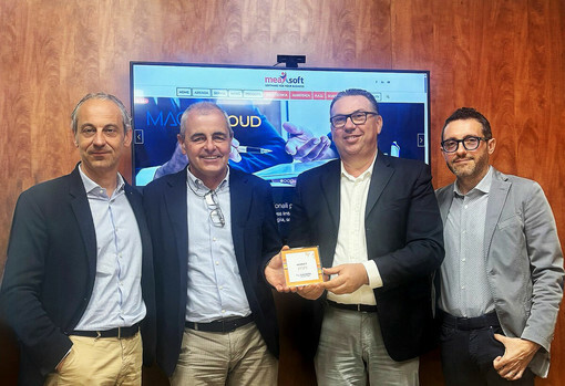 Al centro i titolari di Measoft srl, Davide Fornaca e Giorgio Cerruti, con i referenti Zucchetti Al centro i titolari di Measoft srl, Davide Fornaca e Giorgio Cerruti, con i referenti Zucchetti
