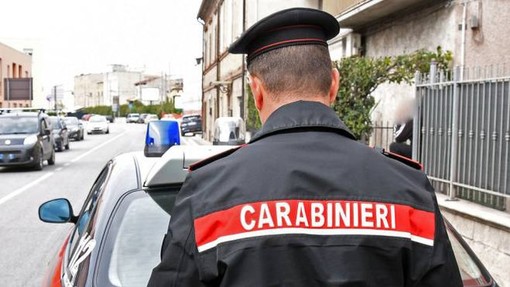 &quot;Si sono presentati vestiti da carabinieri per un controllo sulla contabilità&quot;: uomo a processo per usurpazione delle funzioni pubbliche