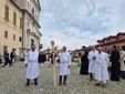 In foto la processione dei Battuti Bianchi