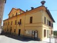 Il municipio di Vezza d'Alba (immagine Facebook)