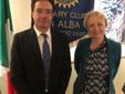 Dario Armenio e Piera Arata (presidente del Rotary Club Alba)