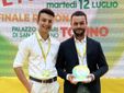 Valter Ellena (a destra) premiato da Fabio Tofi, delegato Giovani di Novara