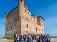 Foto di gruppo al castello di Grinzane per i titolari delle aziende facenti parte del consorzio di tutela (foto Dave Carletti) Foto di gruppo al castello di Grinzane per i titolari delle aziende facenti parte del consorzio di tutela (foto Dave Carletti)