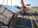 Camion perde container, autostrada A33 chiusa in entrambe le direzioni all'altezza di Isola d'Asti Camion perde container, autostrada A33 chiusa in entrambe le direzioni all'altezza di Isola d'Asti