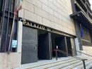 L'ingresso del palazzo di giustizia di Genova
