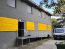 I sigilli all'edificio a luglio 2024