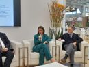 Paola Lanzavecchia, presidente della Sezione Vini e Liquori di Confindustria Cuneo, durante un convegno a Vinitaly Paola Lanzavecchia, presidente della Sezione Vini e Liquori di Confindustria Cuneo, durante un convegno a Vinitaly