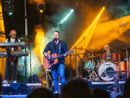 Alberto Bertoli sul palco in una foto tratta dal suo profilo Facebook (credito Fabrizio Toscan .it) Alberto Bertoli sul palco in una foto tratta dal suo profilo Facebook (credito Fabrizio Toscan .it)