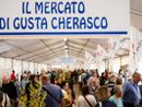 Gusta Cherasco è giunta alla sua 5ª edizione: la piazza del vino e del cibo incontra chiocciole e lumache Gusta Cherasco è giunta alla sua 5ª edizione: la piazza del vino e del cibo incontra chiocciole e lumache