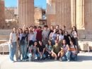 Una classe dell'ultimo anno del Liceo Classico in viaggio di istruzione in Grecia.