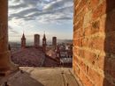 Una veduta della capitale delle Langhe Una veduta della capitale delle Langhe