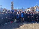 Foto di gruppo in piazza Galimberti