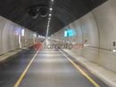Orari a singhiozzo, semafori e confusione: così, da domani, riapre il tunnel di Tenda