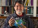 “Lo scienziato nel cilindro”: lo scrittore Andrea Vico in scena per la Biblioteca civica di Alba