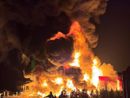 Dall'auto al materiale plastico vicino, vasto incendio a Scarnafigi in un'azienda frutticola