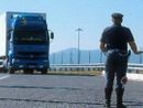Trasporto di alimenti non refrigerati: intervento della Polizia Stradale alla barriera di Govone Trasporto di alimenti non refrigerati: intervento della Polizia Stradale alla barriera di Govone