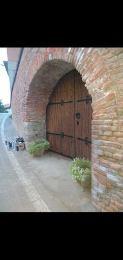 Coronavirus, auto del Comune con altoparlanti per le strade di Vezza: "Uscite solo per esigenze urgentissime"