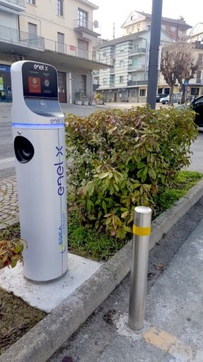 Cossano Belbo ha la sua colonnina per la ricarica delle auto elettriche