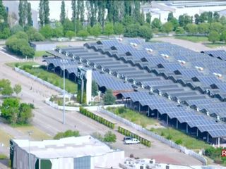 Nelle immagini alcuni frame dal servizio