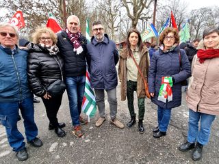 Presenti al presidio amministratori dei Comuni di Santa Vitoria, Alba e Bra, insieme ai consiglieri regionali Marro e Calderoni