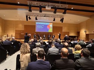 Nelle foto alcuni momenti della presentazione tenuta ieri in Sala Beppe Fenoglio ad Alba