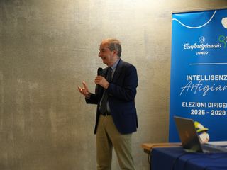 Alcune immagini dall'assemblea di zona tenuta ieri sera a Bra