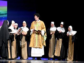 Negli scatti di Teresa Maineri alcuni momenti della serata tenuta al Teatro Toselli di Cuneo