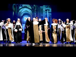 Negli scatti di Teresa Maineri alcuni momenti della serata tenuta al Teatro Toselli di Cuneo