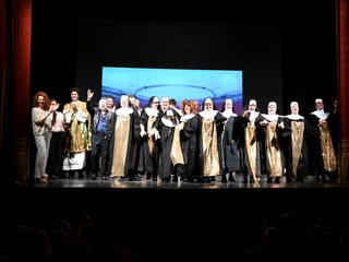 Negli scatti di Teresa Maineri alcuni momenti della serata tenuta al Teatro Toselli di Cuneo