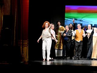 Negli scatti di Teresa Maineri alcuni momenti della serata tenuta al Teatro Toselli di Cuneo