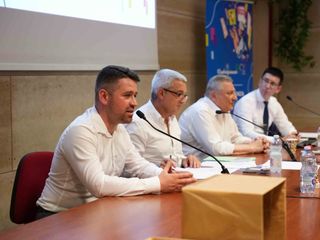 Nelle immagini alcuni momenti dell'assemblea