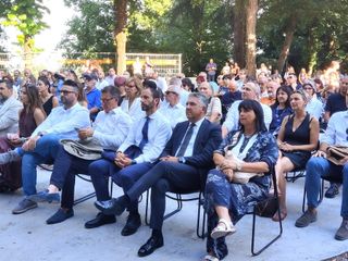 Alcuni momenti della presentazione tenuta ieri sera ai Giardini della Rocca Alcuni momenti della presentazione tenuta ieri sera ai Giardini della Rocca