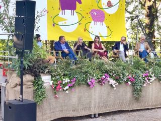 Alcuni momenti della presentazione tenuta ieri sera ai Giardini della Rocca Alcuni momenti della presentazione tenuta ieri sera ai Giardini della Rocca