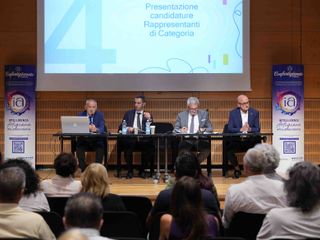 Alcuni momenti dall'assemblea di zona tenuta in Sala Fenoglio