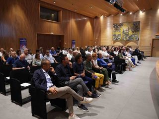 Alcuni momenti dall'assemblea di zona tenuta in Sala Fenoglio