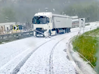 Grandine in regione Prata a Lesegno Grandine in regione Prata a Lesegno