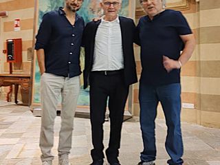 Renato Sevega al centro, a sinistra il regista Andrea Icardi e Massimo Berruti, campione di pallapugno