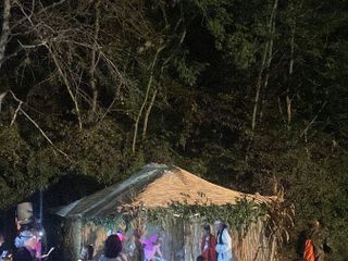 Alcuni momenti dell'emozionante serata dedicata alla passeggiata notturna nel bosco del Merlino a Caramagna, guidata dai cacciatori e animata dalla compagnia teatrale "Le ragazze dell'Unitre"