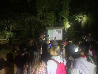 Alcuni momenti dell'emozionante serata dedicata alla passeggiata notturna nel bosco del Merlino a Caramagna, guidata dai cacciatori e animata dalla compagnia teatrale "Le ragazze dell'Unitre"