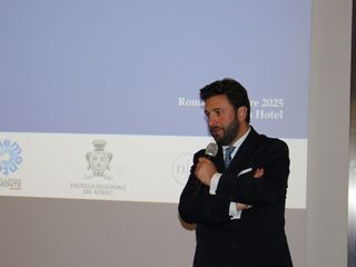 Alcuni momenti dell'evento di presentazione di prodotti tipici regionali a Roma