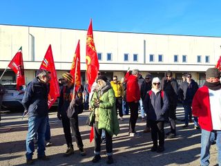 Nelle foto alcune immagini della protesta tenuta questa mattina nell'area industriale di viale Nogaris a Pollenzo
