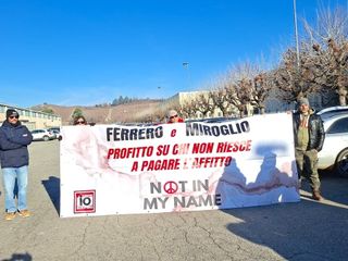 Nelle foto alcune immagini della protesta tenuta questa mattina nell'area industriale di viale Nogaris a Pollenzo