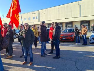 Nelle foto alcune immagini della protesta tenuta questa mattina nell'area industriale di viale Nogaris a Pollenzo