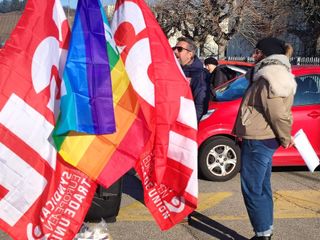 Nelle foto alcune immagini della protesta tenuta questa mattina nell'area industriale di viale Nogaris a Pollenzo