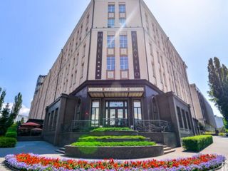 L'albergo prima del bombardamento