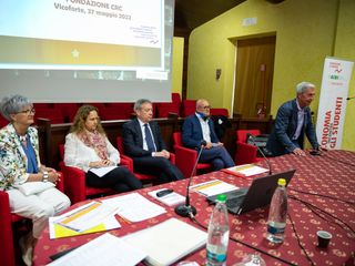 Michelangelo Pellegrino, Presidente CRC Innova; Giuliana Turco, Consigliere Generale Fondazione CRC; Roberto Giordana, Direttore Generazione Fondazione CRC; Wilma Tesio, Vice Responsabile Area Finanza Fondazione CRC; Claudio Alberto, coordinatore del Progetto Conoscere la Borsa