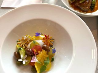 Lo speciale menu che Enrico Crippa ha dedicato a Giacomo Morra (foto Luciano Tona) Lo speciale menu che Enrico Crippa ha dedicato a Giacomo Morra (foto Luciano Tona)