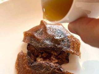 Lo speciale menu che Enrico Crippa ha dedicato a Giacomo Morra (foto Luciano Tona Lo speciale menu che Enrico Crippa ha dedicato a Giacomo Morra (foto Luciano Tona