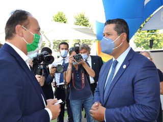 Il saluto tra il presidente Alberto Cirio e il governatore Diego Sinhue Rodrìguez Vallejo