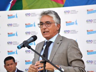 Il saluto del sindaco albese Carlo Bo